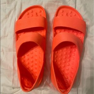 Oiselle sport sandal